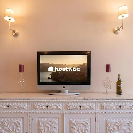 Host Wise - Spacious Vintage Flat - Small Balcony Apartment Porto